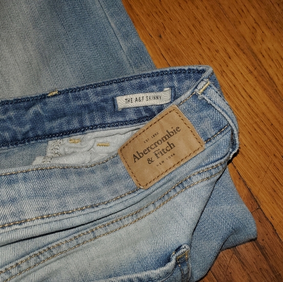 Abercrombie & Fitch Light Blue Skinny Jeans - Picture 2 of 11